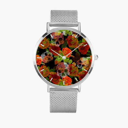 Reloj de cuarzo ultrafino de acero inoxidable con calaveras florales de Jacki Easlick