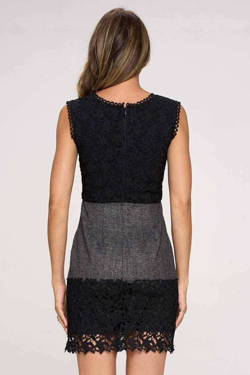 Robe texturée sans manches avec ourlet en dentelle