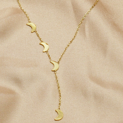 Collier céleste plaqué or 18 carats Lxalry avec breloque papillon et cœur en acier inoxydable, hypoallergénique et sans danger pour la peau, cadeau idéal pour femme, épouse, maman, mariage romantique au quotidien.