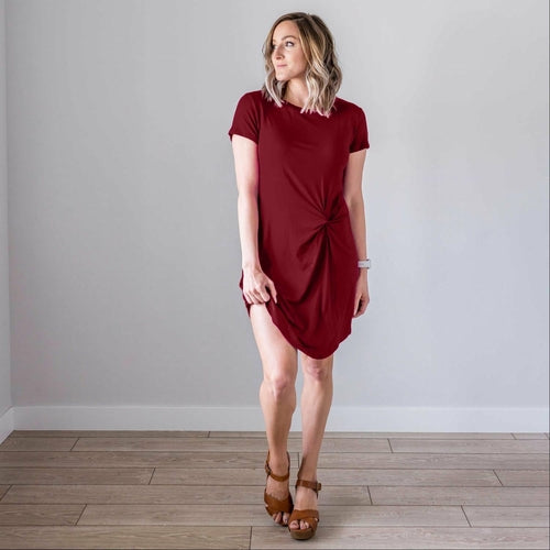 Vestido de manga corta con nudo delantero