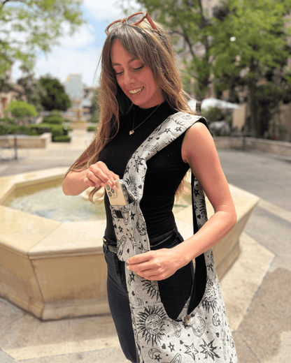 Bolso hobo con estampado celestial de la colección Kathmandu