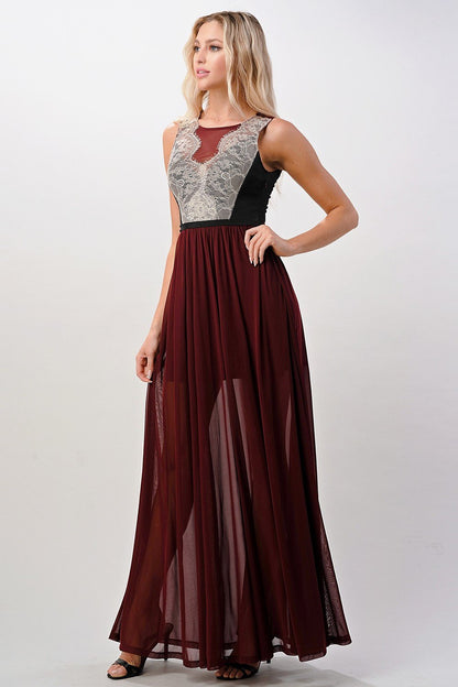 Robe longue superposée en dentelle contrastée