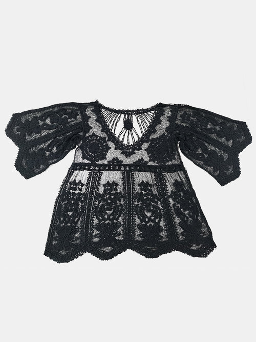 Vestido de encaje con cuello redondo