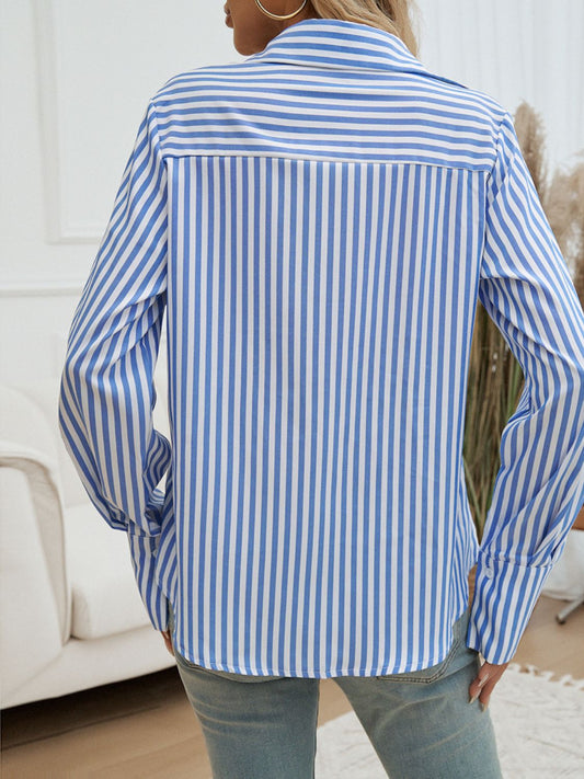 Camisa de manga larga con cuello a rayas y bolsillos