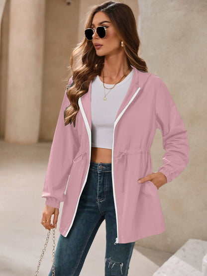 Chaqueta cortavientos impermeable de manga larga con capucha para exteriores de Ivy Lane