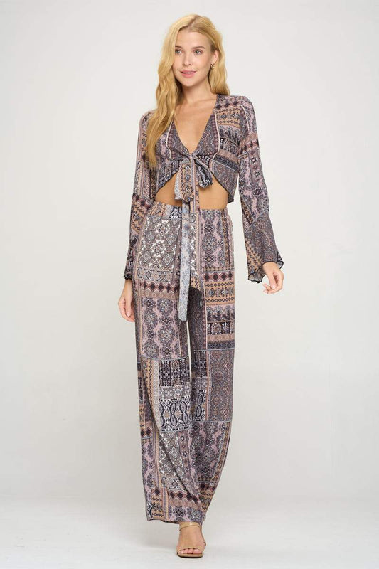 Conjunto de top corto con mangas acampanadas y pantalón de pierna ancha estilo bohemio chic