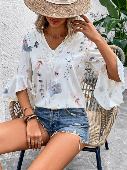 Blusa de media manga con escote en V, estampado con volantes color miel