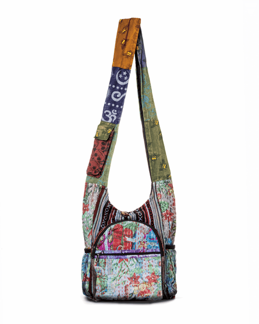 Sac hobo patchwork vintage avec bouteille d'eau de la collection Kathmandu
