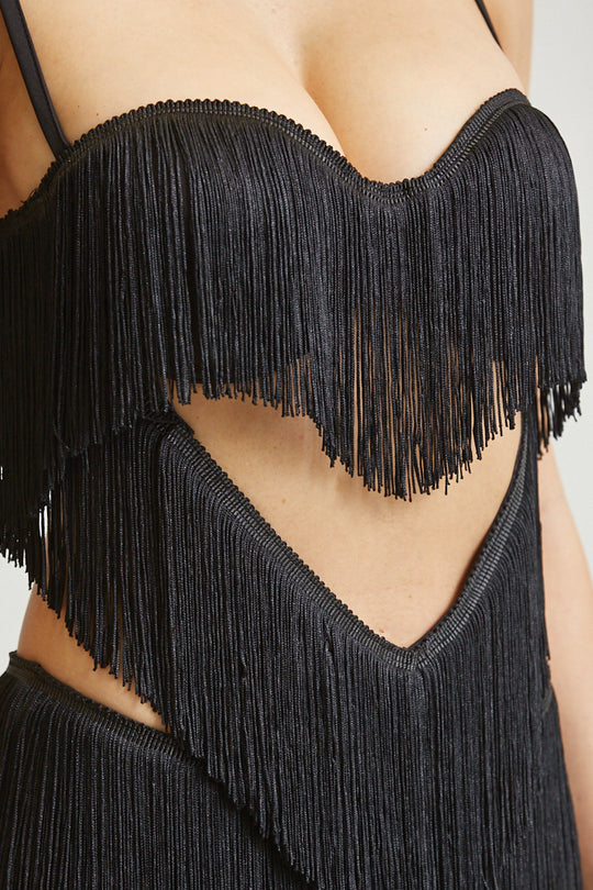 Vestido con flecos fruncidos