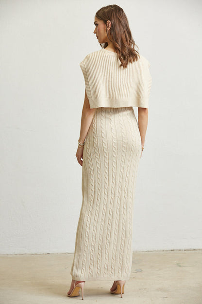 Robe en tricot sans manches et robe pull longue de Rose Paulino