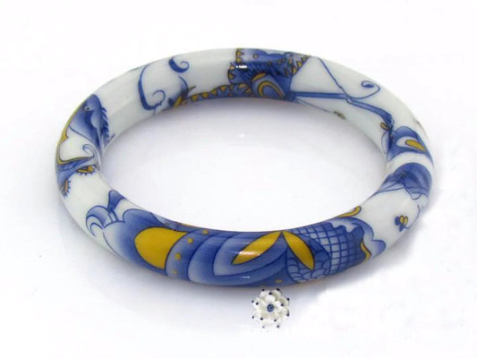 Superbe bracelet rond en porcelaine bleue et blanche