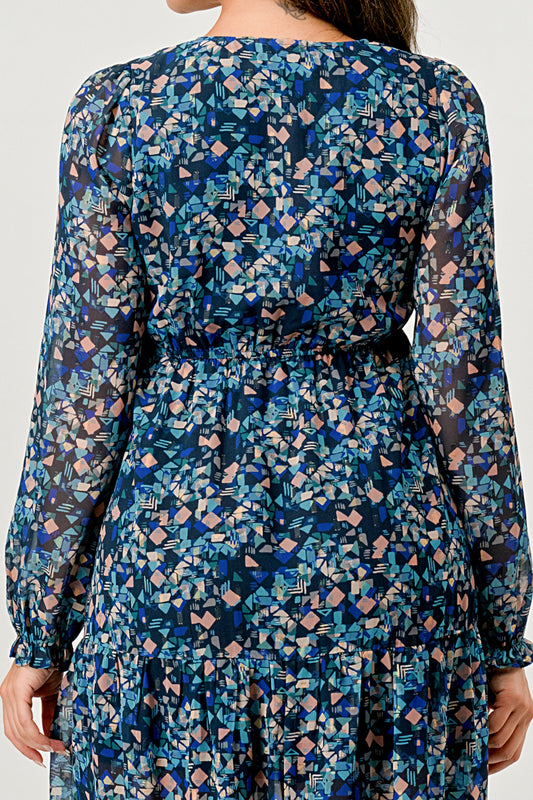 Vestido largo con mangas largas y abertura lateral
