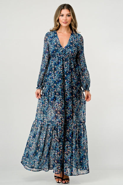 Vestido largo con mangas largas y abertura lateral