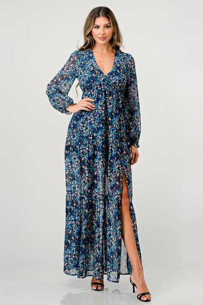 Vestido largo con mangas largas y abertura lateral