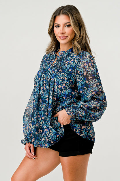 Blusa de manga larga con estampado transparente y detalle fruncido