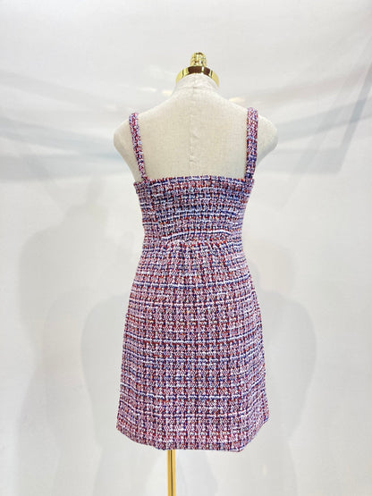 Mini-robe en tweed avec détails boutonnés – Classique et chic