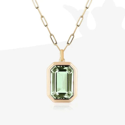 Hermoso collar con colgante de cristal cuadrado geométrico