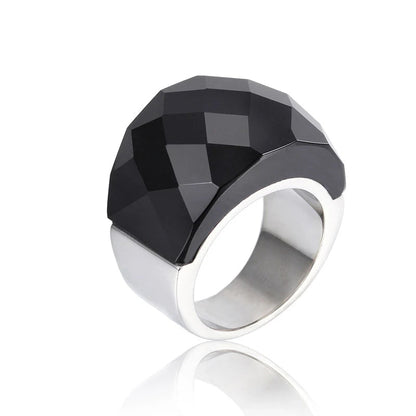 Anillo grande con piedra de cristal