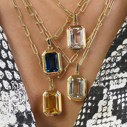 Magnifique collier pendentif carré géométrique en cristal