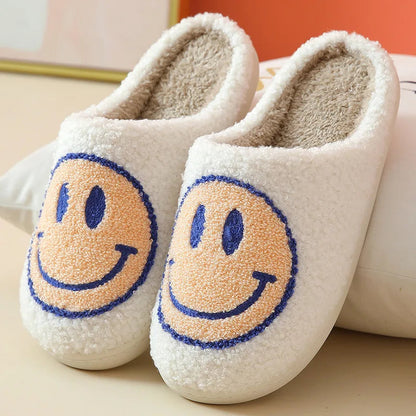 Pantuflas con cara sonriente feliz