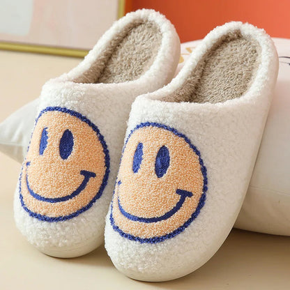 Pantuflas con cara sonriente feliz