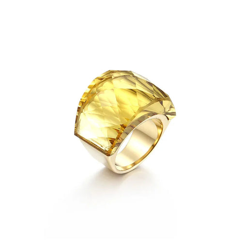Anillo grande con piedra de cristal