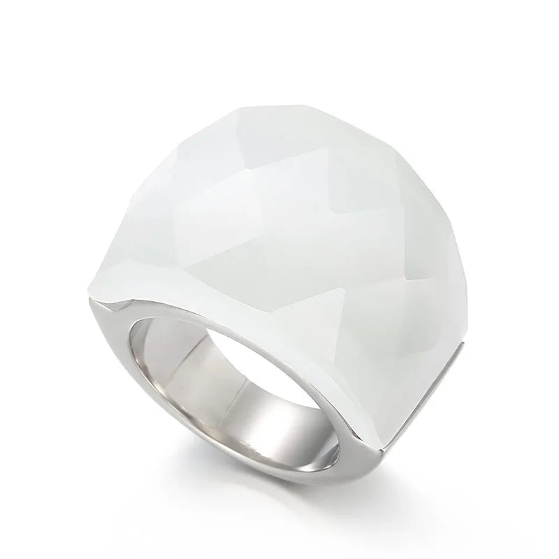 Anillo grande con piedra de cristal
