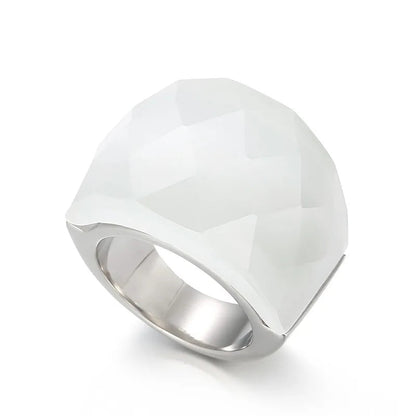 Anillo grande con piedra de cristal
