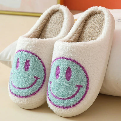 Pantuflas con cara sonriente feliz