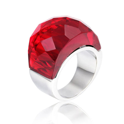 Anillo grande con piedra de cristal