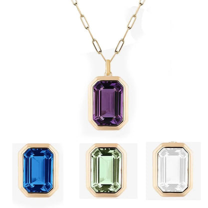 Hermoso collar con colgante de cristal cuadrado geométrico