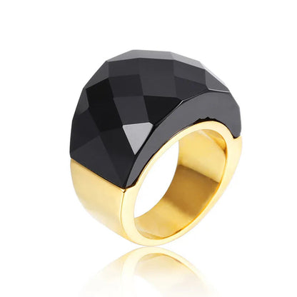 Anillo grande con piedra de cristal