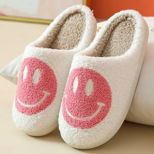 Pantuflas con cara sonriente feliz