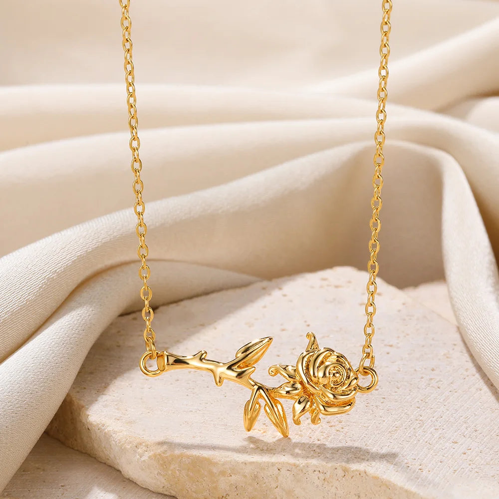 Collar de corazón con incrustaciones para mujer