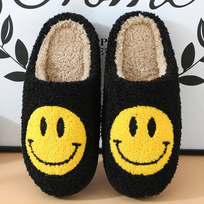 Pantuflas con cara sonriente feliz
