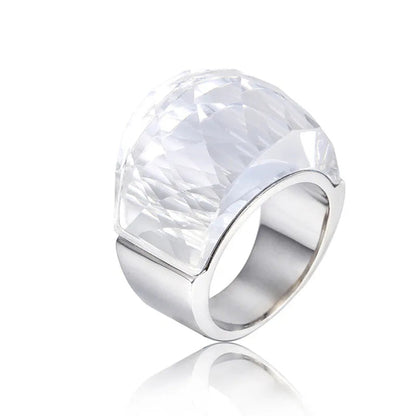 Anillo grande con piedra de cristal