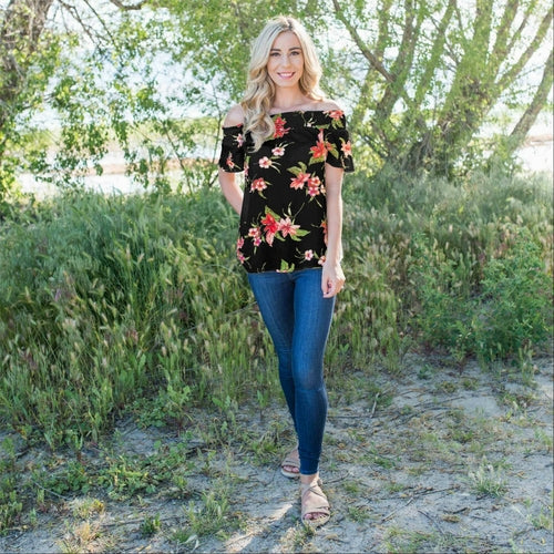 Haut à épaules dénudées et imprimé floral smocké