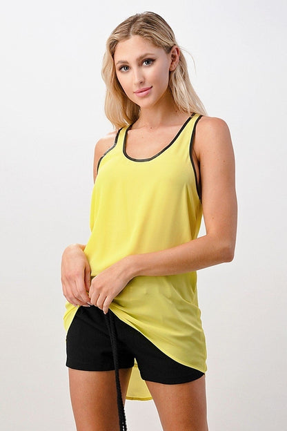 Camiseta sin mangas con cuello redondo y ribete en contraste
