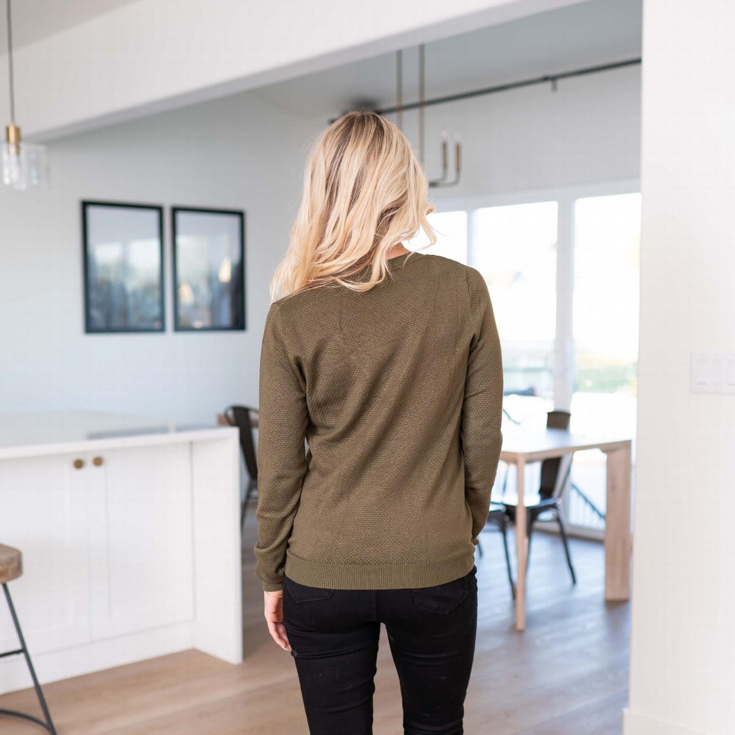 Pull à manches longues et col en V en maille fine