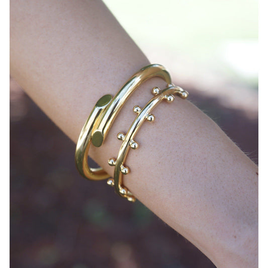 Brazalete con tachuelas Cindy