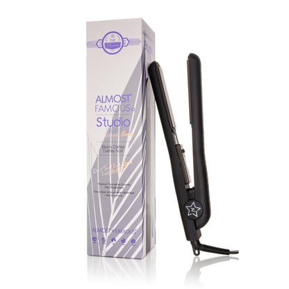 Fer plat Venice Babe Almost Famous de 1,25" avec plaques infusées de pierres précieuses de luxe