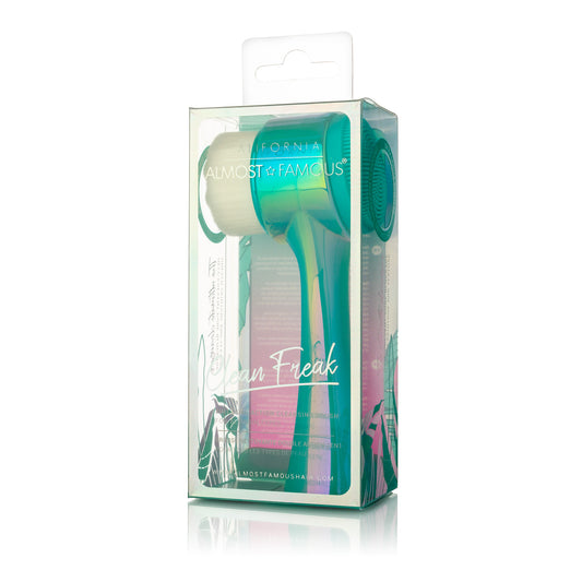 Brosse exfoliante 2 en 1 « Clean Freak » de Almost Famous