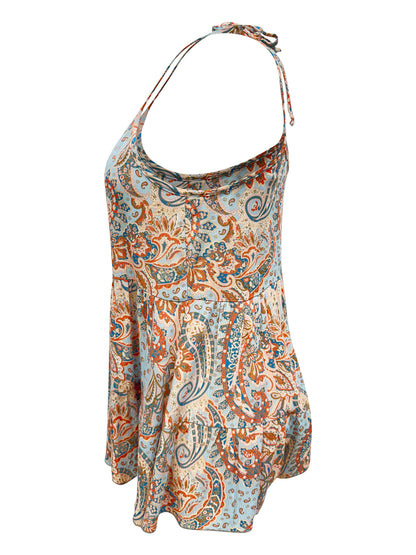Vestido escalonado con estampado de cachemira: estilo bohemio veraniego