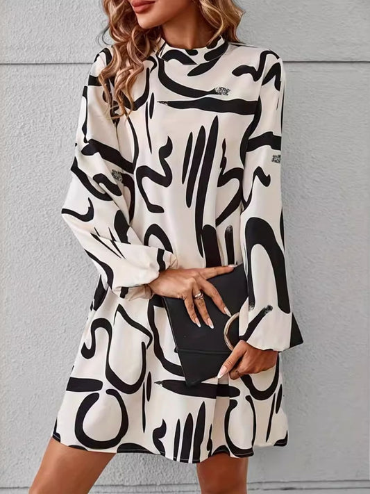 Vestido mini estampado de manga larga con cuello alto