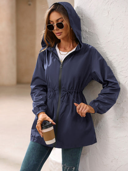 Chaqueta cortavientos impermeable de manga larga con capucha para exteriores de Ivy Lane