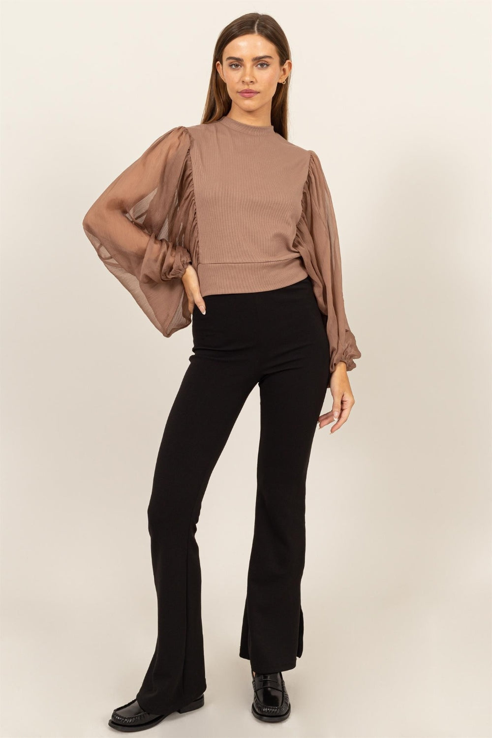 HYFVE Blusa transparente fruncida de manga larga con cuello simulado