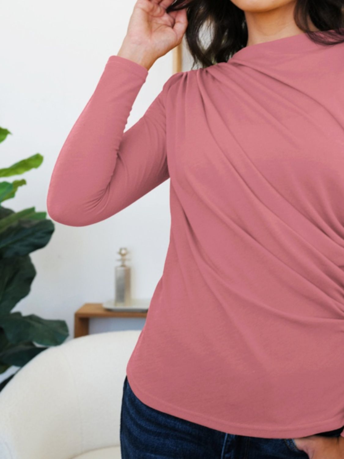 Camiseta de manga larga con cuello alto fruncido