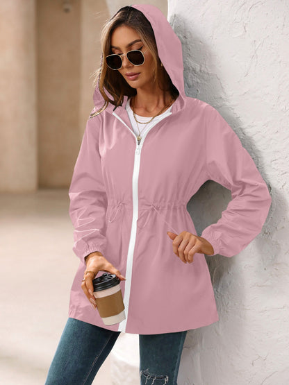 Chaqueta cortavientos impermeable de manga larga con capucha para exteriores de Ivy Lane