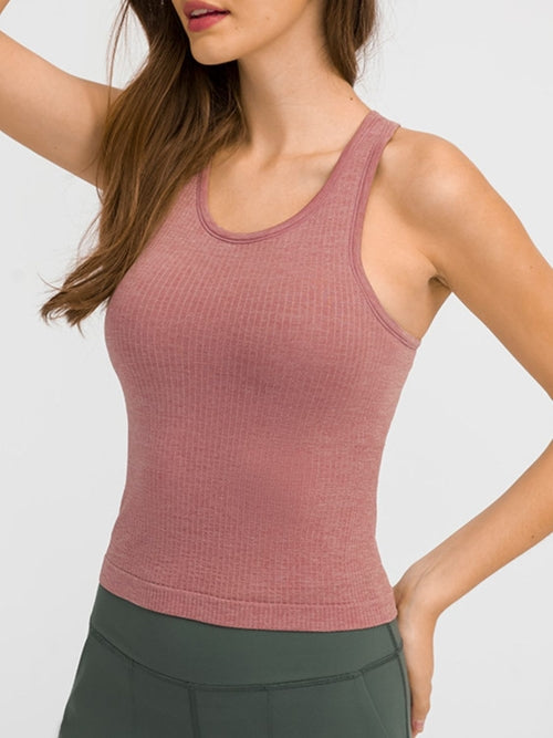 Camiseta deportiva con cuello redondo y espalda cruzada