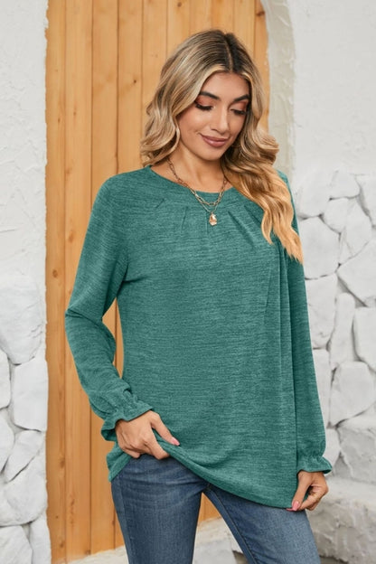 Camiseta fruncida con cuello redondo y mangas con volantes